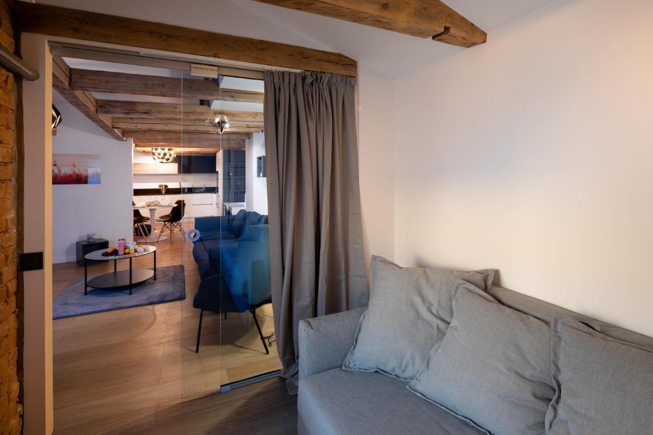 Merkela Loft Apartment Beside Vermanes Park Рига Екстериор снимка