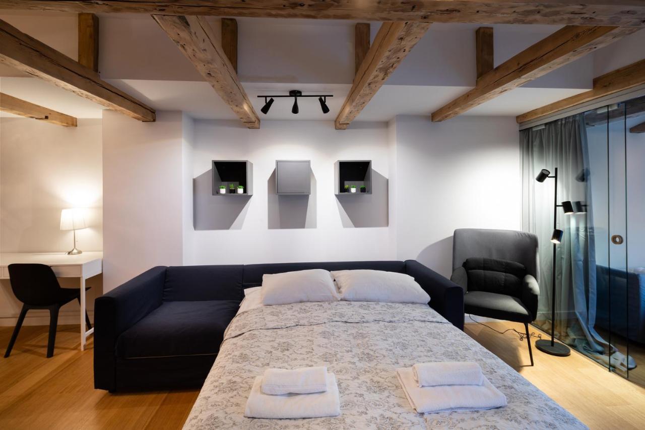 Merkela Loft Apartment Beside Vermanes Park Рига Екстериор снимка
