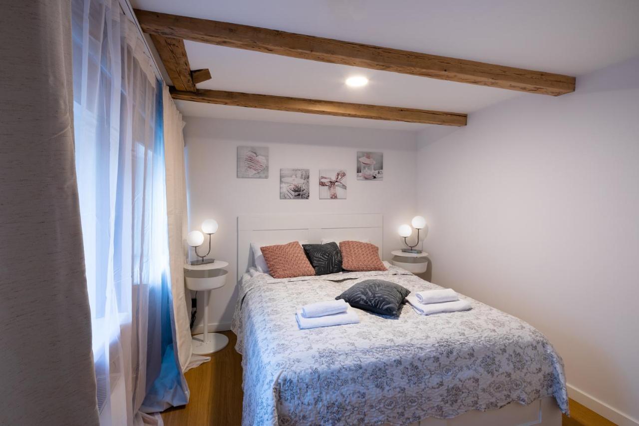 Merkela Loft Apartment Beside Vermanes Park Рига Екстериор снимка